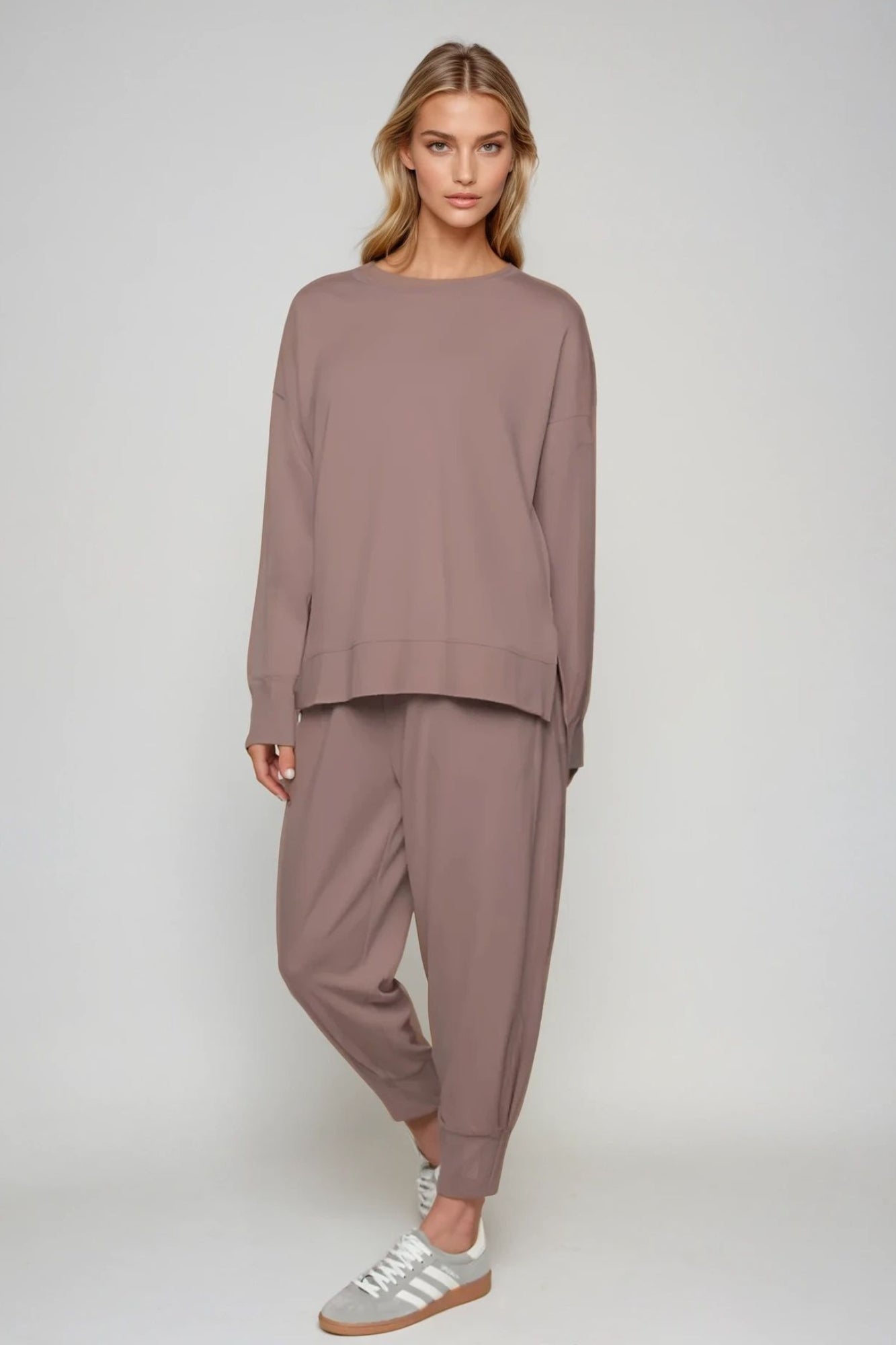Jogging resserré aux chevilles taupe